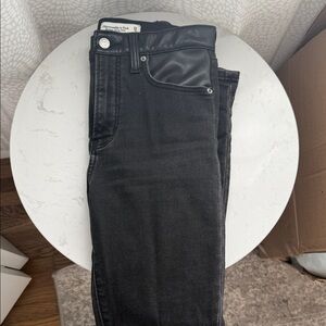 Abercrombie women’s skinny ankle jeans short